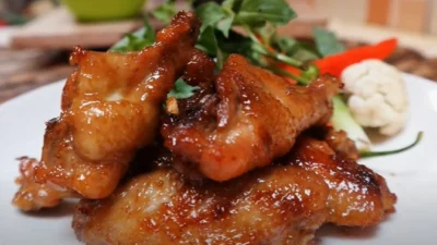 Resep Spicy Chicken Wings, Dijamin Pedas Bikin Ketagihan (image from screenshot Youtube hernings kitchen)