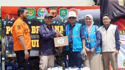 PLN UP3 Purwakarta Salurkan Bantuan untuk Warga Subang Terdampak Longsor