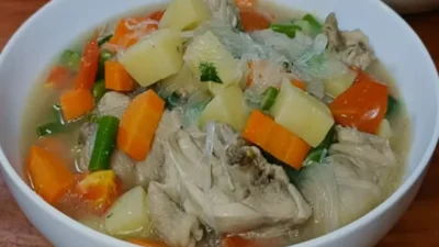 Resep Sayur Sop Ayam Kuah Bening yang Sehat Buat Anak