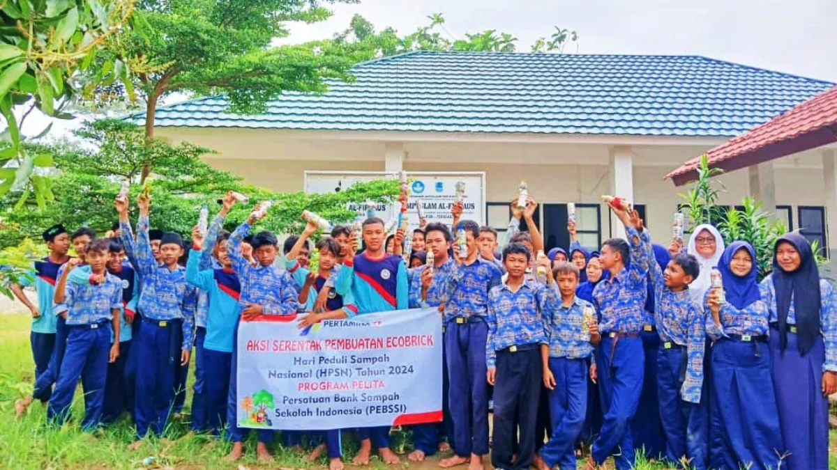 Yayasan Assolahiyah Karawang Ikut Ramaikan Aksi Ecobrick Serentak