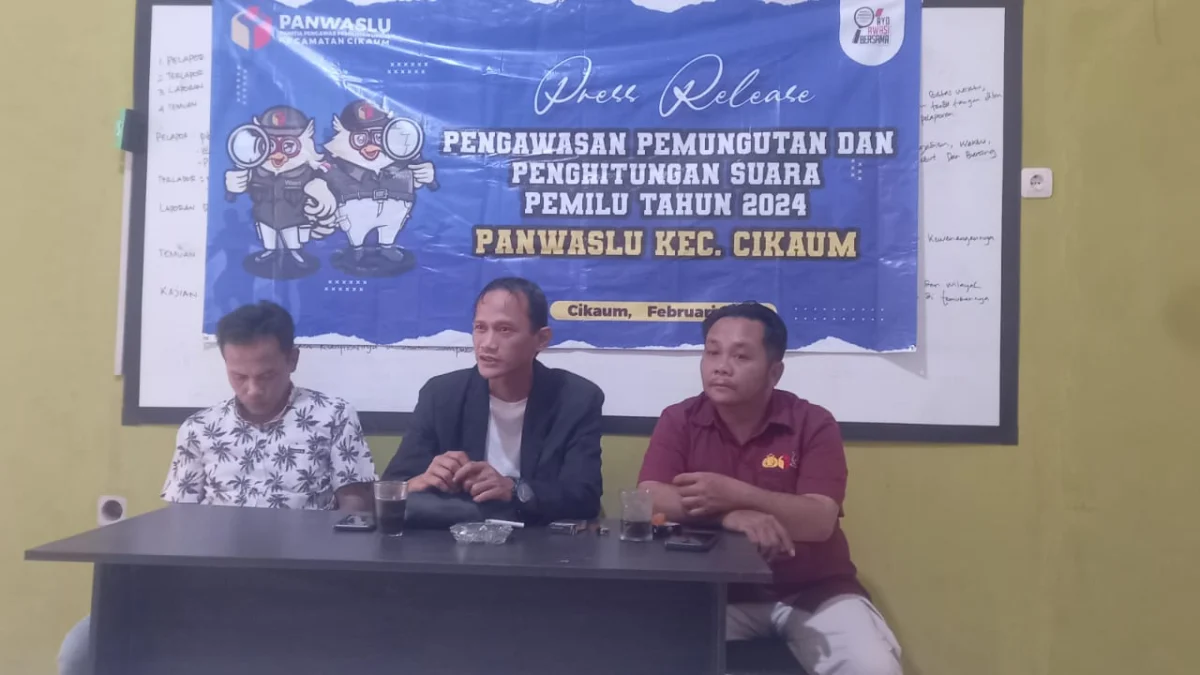 Beres Pungut Hitung, Panwaslu Cikaum Kroscek Berita Acara Hasil