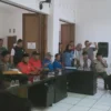 Diduga Ada Manipulasi Suara, Relawan Partai PKB Geruduk Kantor Camat Cikampek