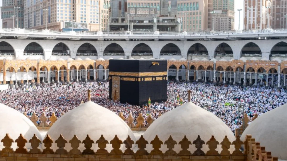 5 Barang yang Dilarang Dibawa Masuk ke Area Masjidil Haram. (Sumber Foto: Thrillophilia)