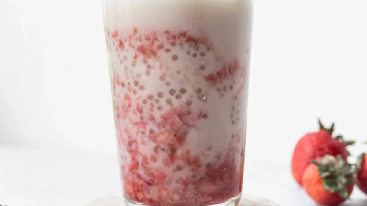 Resep Strawberry Sago, Nikmatnya Sensasi Strawberry dan Kumpulan Sagu Mutiara yang Segar (Image From: The Subversive Table)