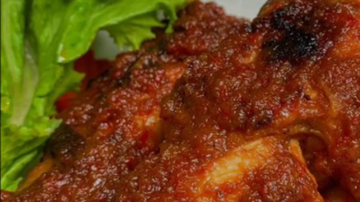 Resep Ayam Bumbu Rujak ala Jawa Timur, Cita Rasa yang Khas dan Rempah-rempah yang Melimpah