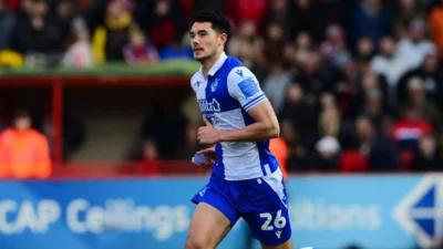 Elkan Baggot Main 90 Menit Bersama Bristol Rovers, Skor Menyakitkan, Tapi Prestasi yang Mengesankan