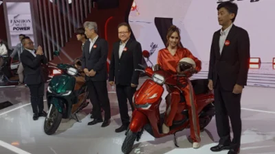 Honda Stylo 160: Skutik Premium Terbaru dengan Desain Fashionable dan Performa Bertenaga, Cek Harganya Disini!