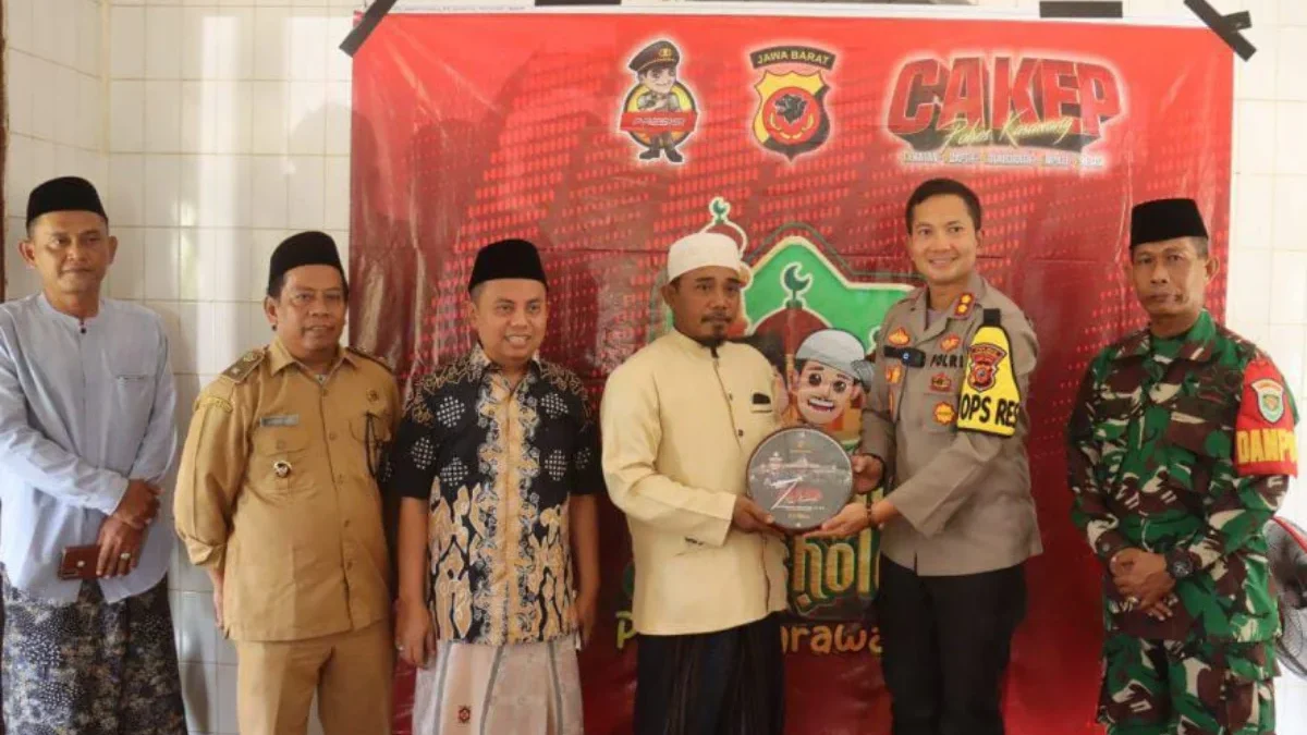 Polres Karawang \"Cakepin Mushola\" di Kecamatan Lemahabang Karawang