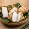 Cara Praktis Membuat Ketupat