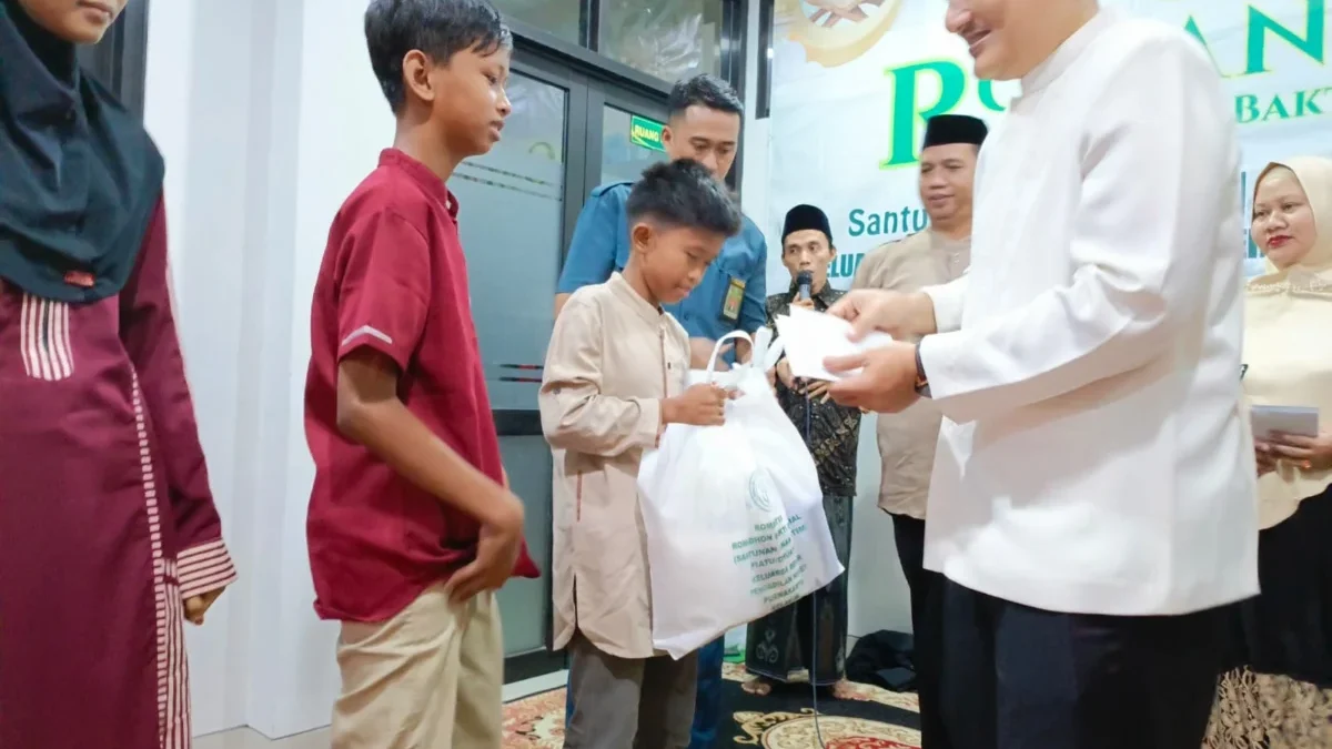 ROMANTIS. Pengadilan Negeri Purwakarta mengundang para anak yatim piatu dan duafa yang ada di lingkungannya un