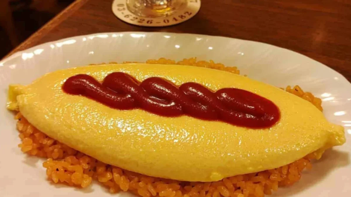 Cara buat Omurice Khas Jepang, Nasi Goreng dengan Omelet yang Lembut