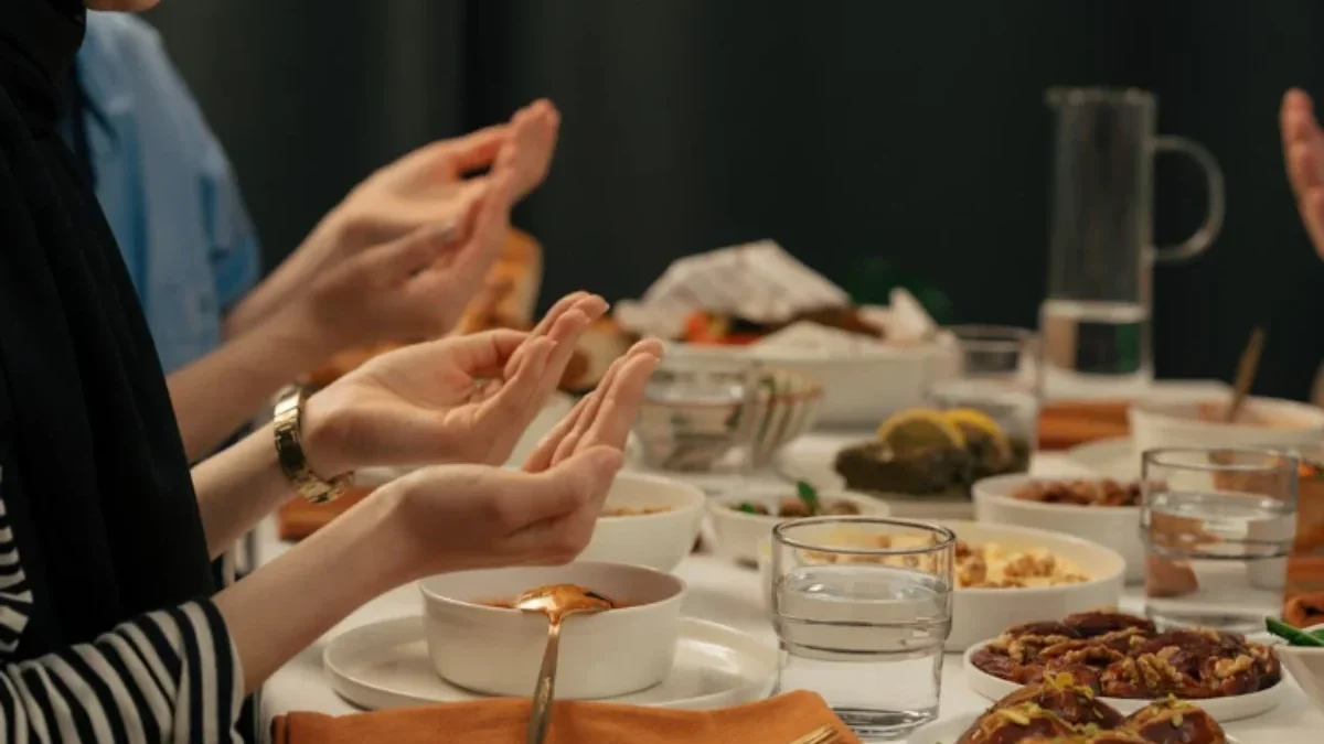 5 Makanan yang Dihindari saat Berbuka Puasa agar Badan Tetap Sehat