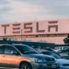 Tesla akan Uji Coba Teknologi Autopilot selama Satu Bulan untuk Para Pelanggan