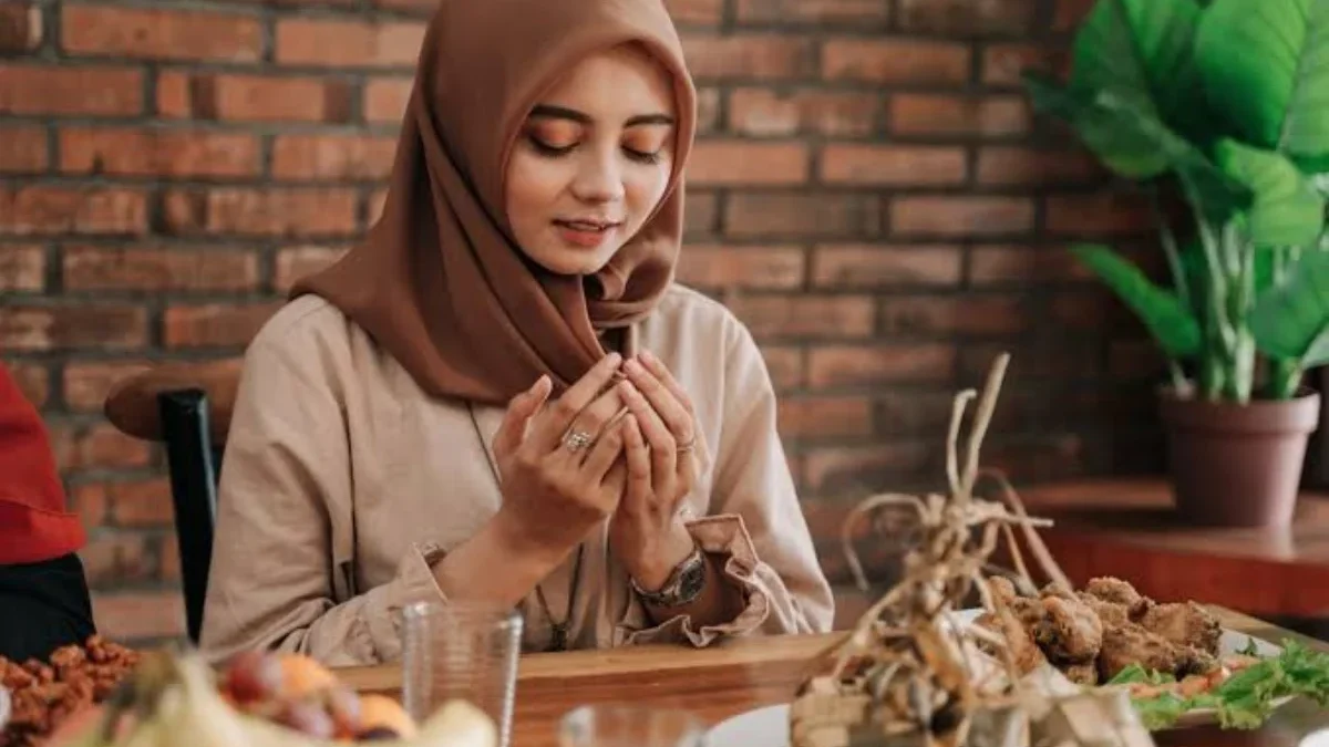 3 Tips Menjaga Tubuh Tetap Terhidrasi Saat Berpuasa, Lakukan ini Jika Puasa ingin Tamat!