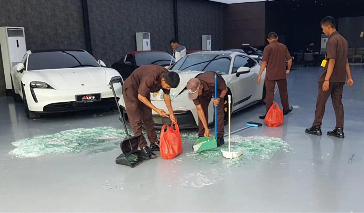 Ivabs Motor Kronologi dan Fakta Menarik di Balik Insiden Xpander Tabrak Showroom ...
