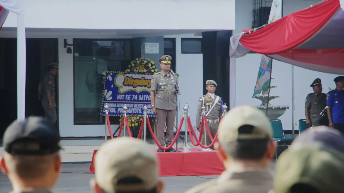 CINDY DESITA PUTRI/PASUNDAN EKSPRES. Pj Bupati Subang Imran saat menjadi inspektur upacara dalam peringatan H