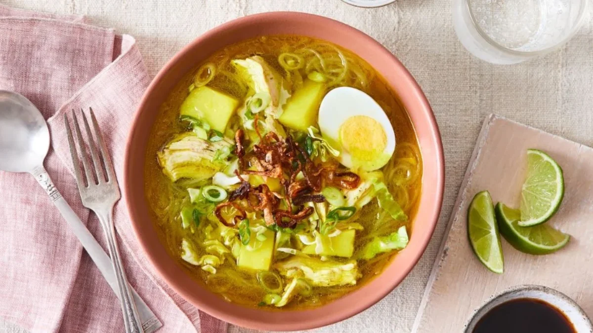 Resep Soto Ayam Rumahan. (Sumber Gambar: Food52)