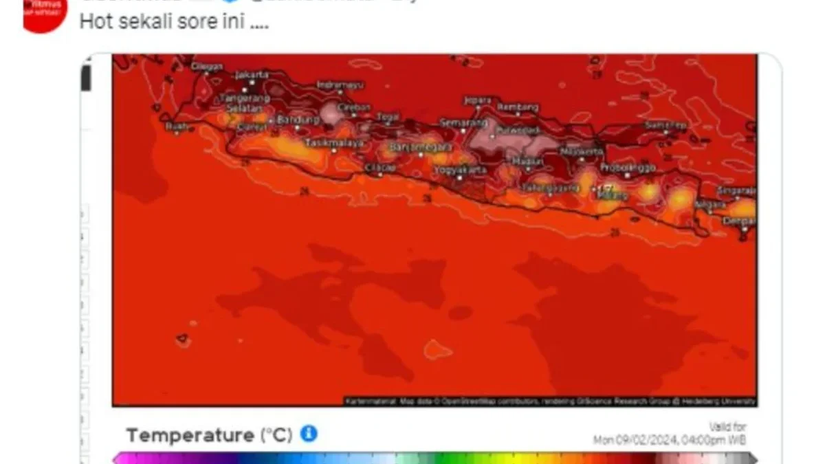 Tangkapan layar citra Pulau Jawa yang memerah pada awal September 2024. Sumber (X/@zakiberkata)