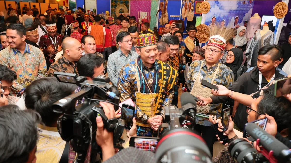 Resmikan Ekshibisi Tanah Ulayat, Menteri AHY Harap Dapat Satukan Visi Sukseskan Pendaftaran Tanah Ulayat di In