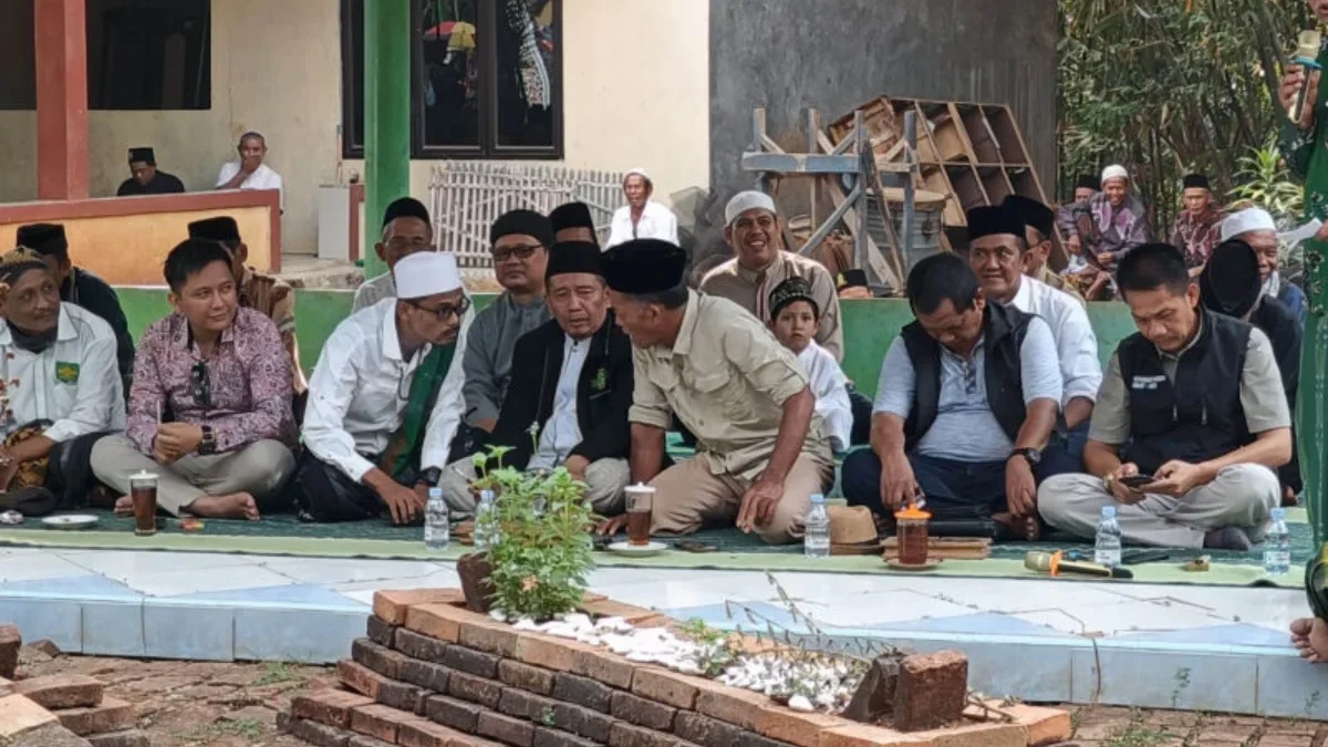 H. Ruhimat Ziarah ke Makam Tokoh NU di Pantura