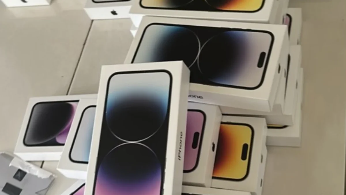 Penurunan Harga iPhone Jelang Natal 2024! Ini Daftar Harga Terbaru yang Bikin Terpukau!