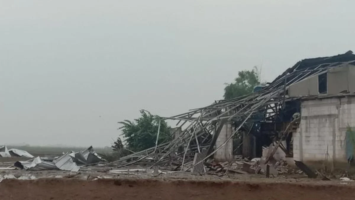 Angin Puting Beliung Terjang Kabupaten Subang, Puluhan Rumah Rusak Parah