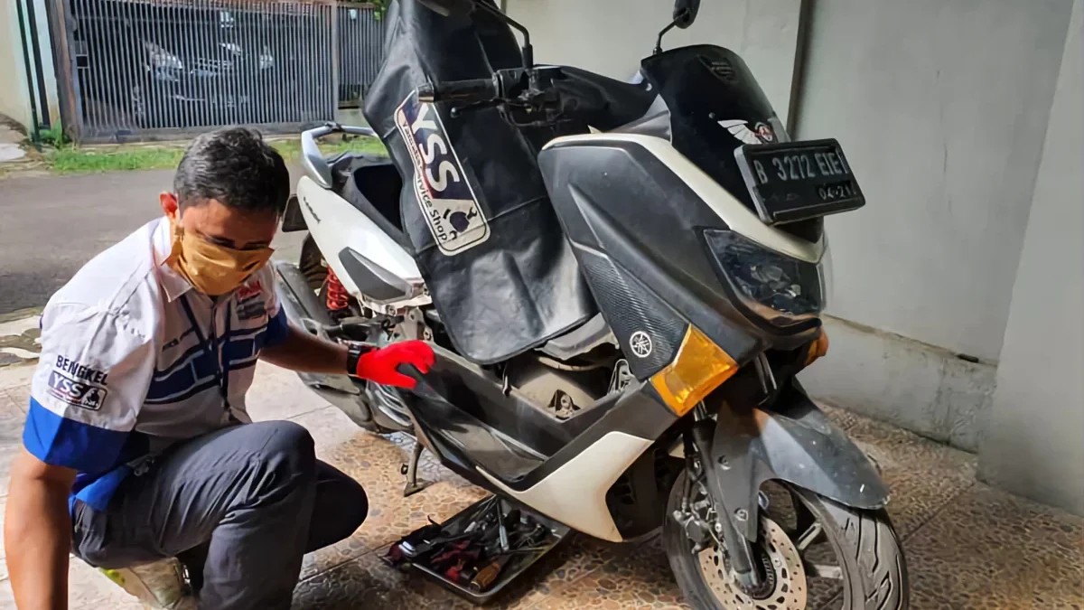 Cara Service Motor Yamaha NMAX Tanpa Harus ke Bengkel (ilustrasi)