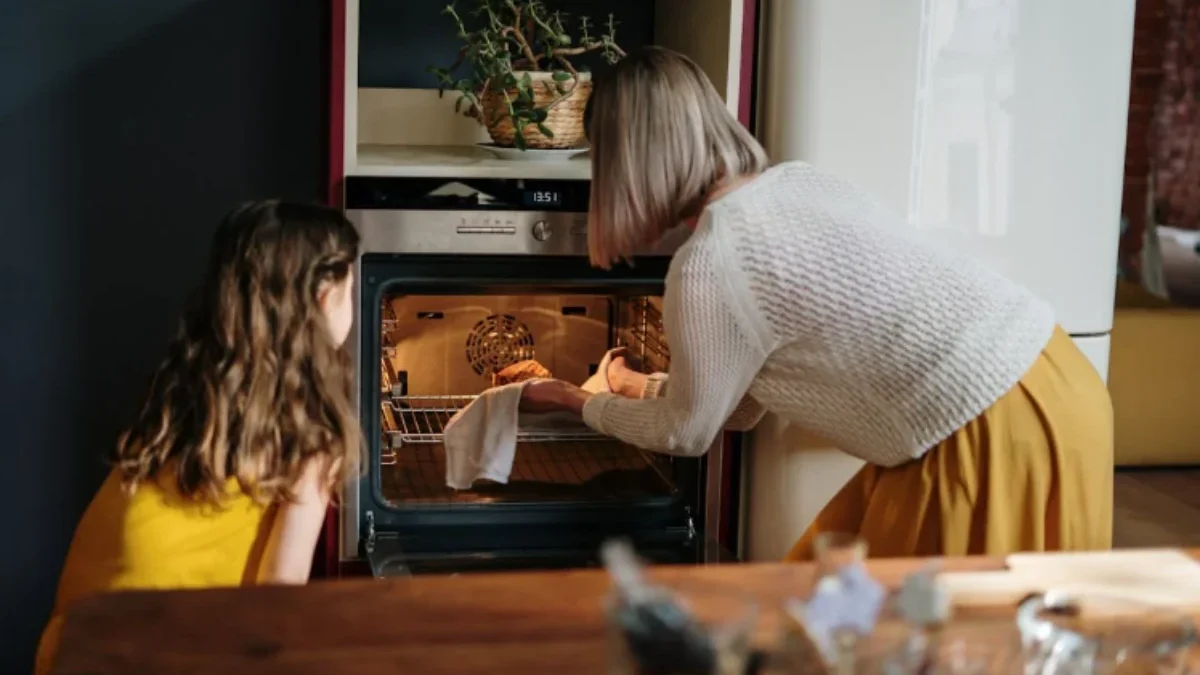 Perbedaan Oven dan Microwave yang Jarang Diketahui oleh Banyak Orang 