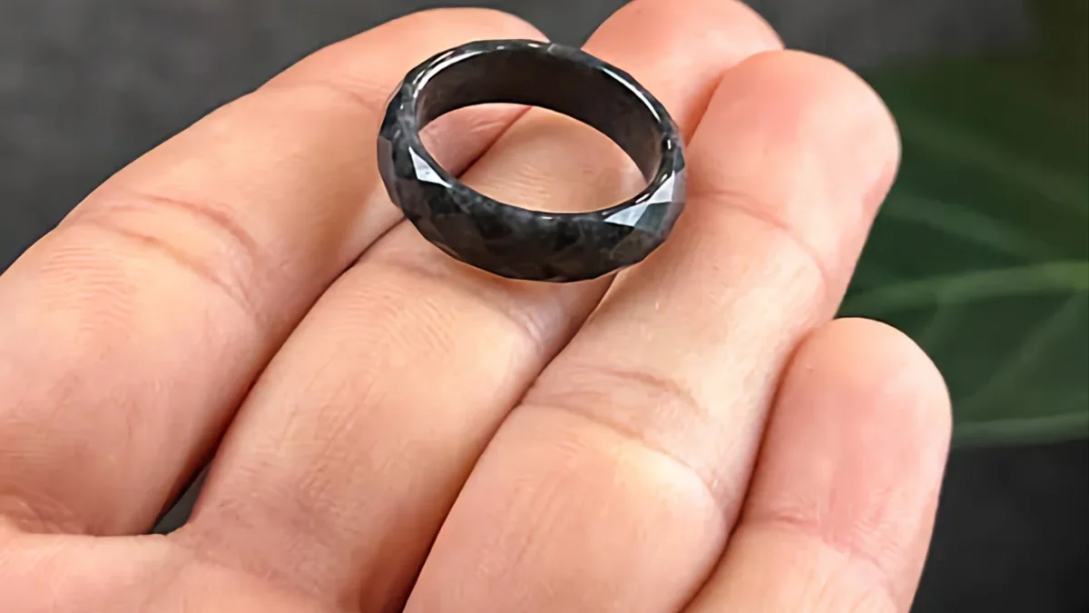 Simak Apakah Black Jade Ring Benar-Benar Memiliki Kekuatan?