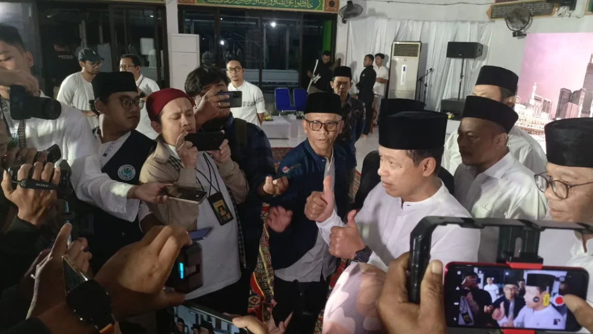 Menteri Lingkungan Hidup Dr. Hanif Faisol Nurofiq