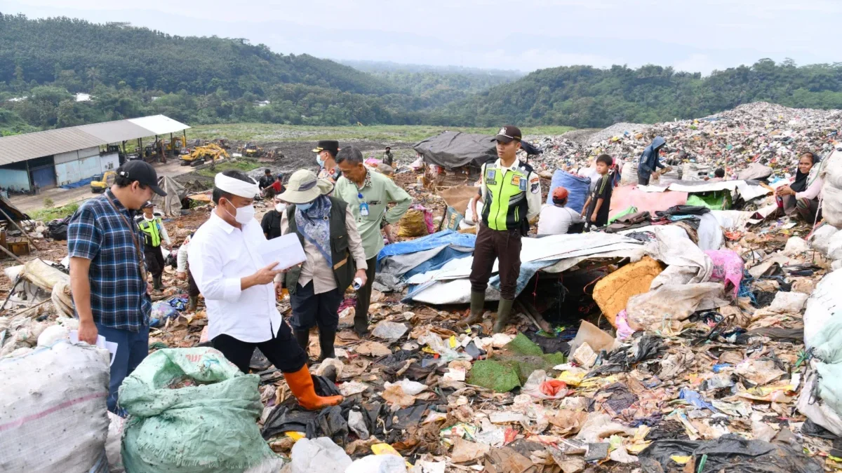 Sampah di TPA Sarimukti