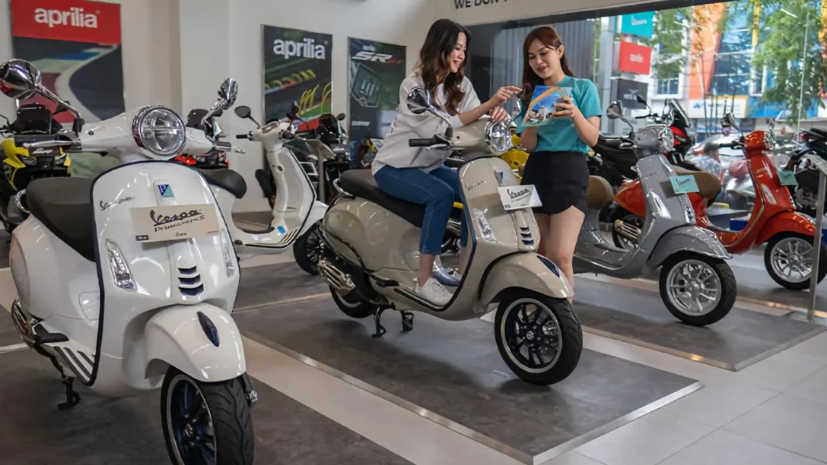 Deretan produk Vespa yang saat ini dijual di dealer foto : autofun