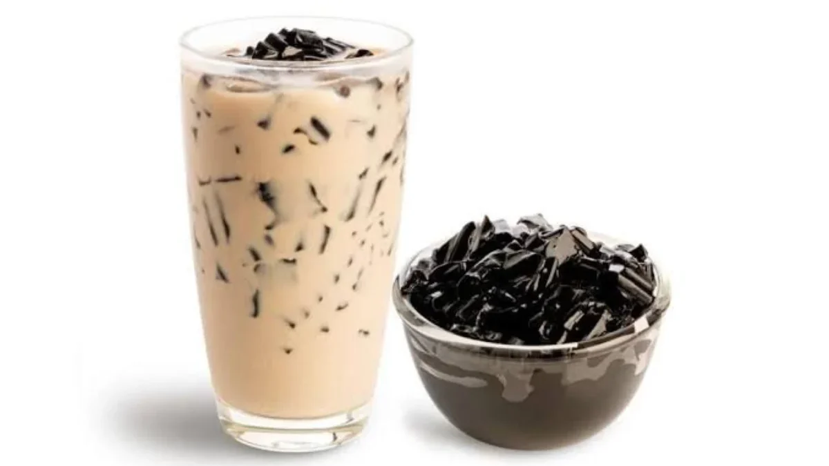 Bikin Sekali, Pasti Ketagihan! Resep Es Cincau Susu Viral yang Lagi Hype!