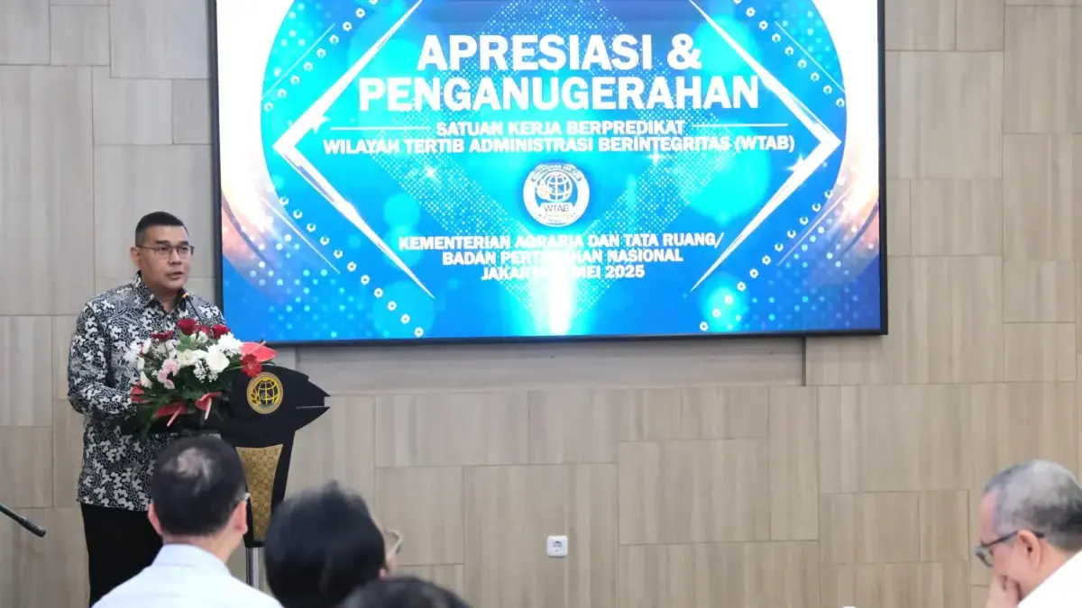 Anugerahkan WTAB ke 11 Kantor Pertanahan