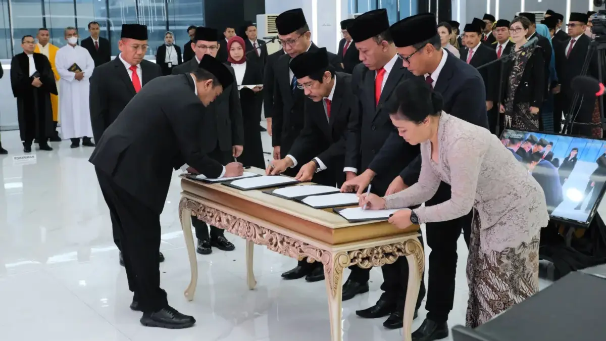 Menteri Nusron Lantik Pejabat Struktural