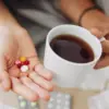Jeda Waktu Minum Kopi Setelah Minum Obat