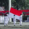 Saat Upacara Peringatan HUT ke-79 Republik Indonesia tingkat Kota Bandung, di Plaza Balai Kota Bandung, Sabtu