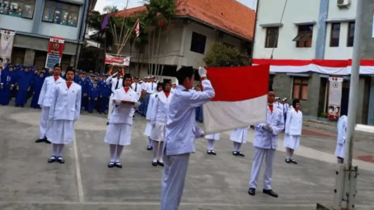 Ilustrasi upacara bendera 17 Agustus 2019 di Brawijaya Smart School. Berikut contoh protokol upacara bendera 1