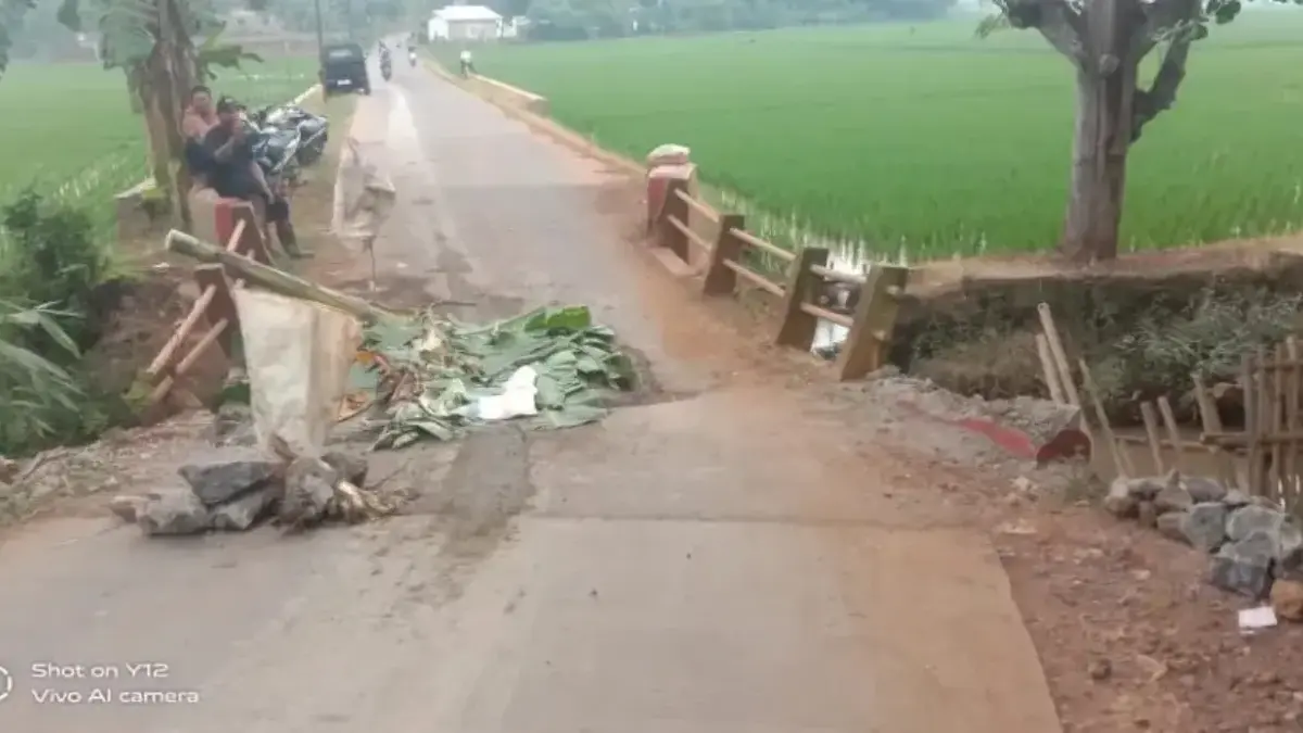 Jembatan Gandasari Cikaum