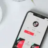 Ilustrasi. Tiktok menjadi salah satu aplikasi penghasil uang gratis. /Nik/unsplash