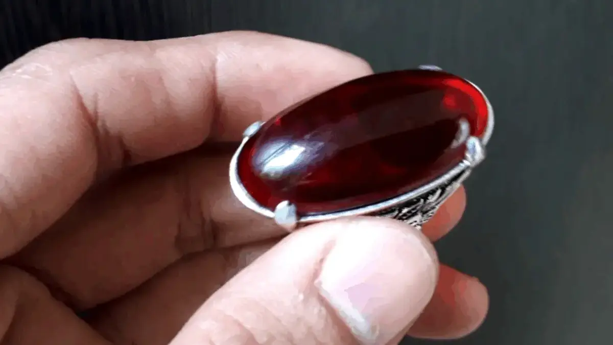 Misteri Khasiat Batu Merah Siam yang Belum Banyak Orang Tahu