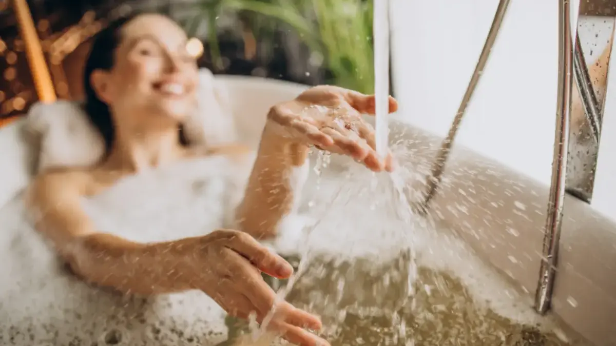 Manfaat Mandi Air Hangat bagi Tubuh, Bikin Rileks Lho Manfaat Mandi Air Hangat bagi Tubuh, Bikin Rileks Lho