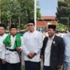 Wabup Subang Agus Masykur Rosyadi bersama Kamenag H. Badruzaman SAg dan Ketua PCNU Subang KH. Satibi SPd usai