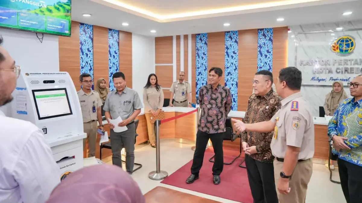 Tinjau Kantor Pertanahan Kota Cirebon, Wamen Ossy Pastikan Layanan Pertanahan Berjalan Optimal