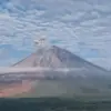 Mount Semeru Enam Kali Erupsi Senin Pagi, Kolom Abu Capai 1 Kilometer