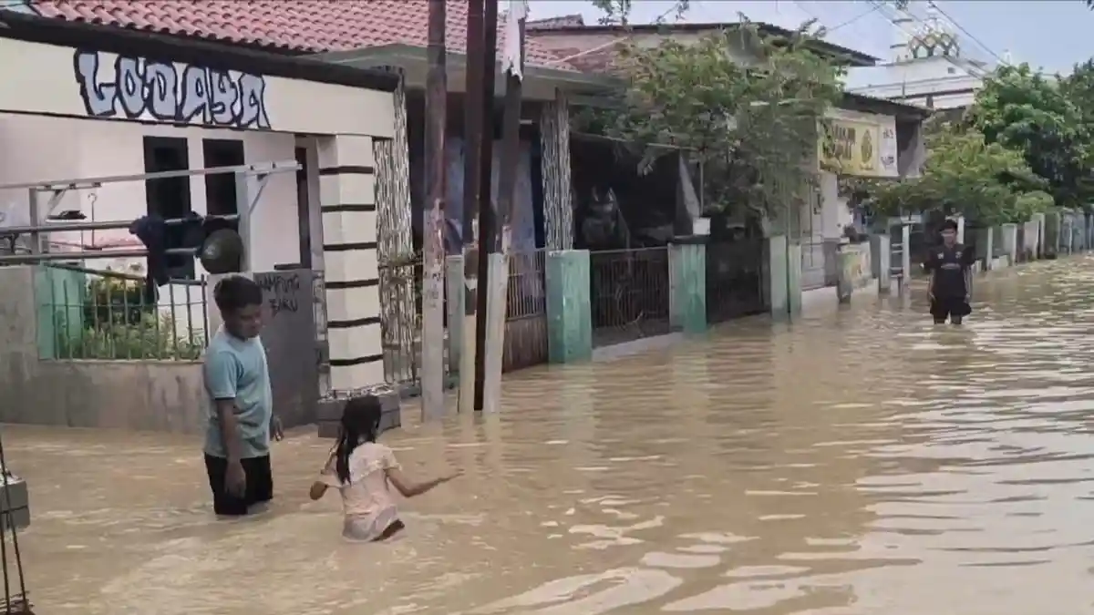 Banjir Rendam 12 Kecamatan di Karawang, Sebanyak 2.413 Warga Terpaksa Mengungsi