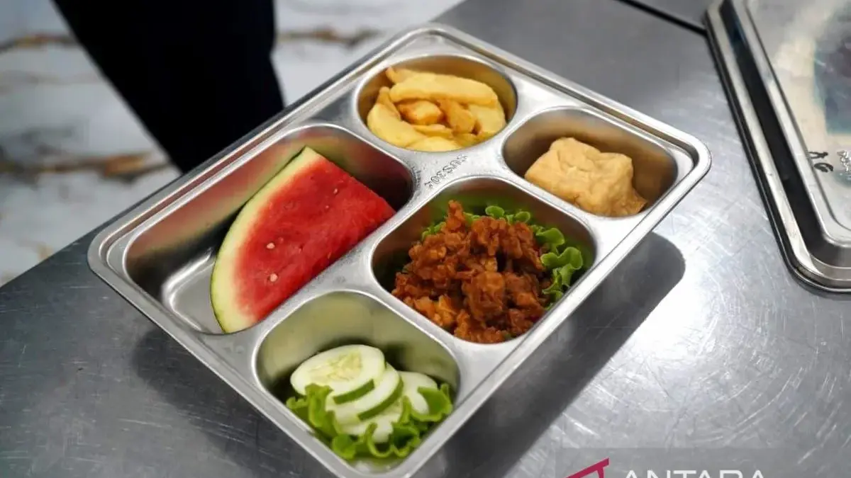 Program makan gratis di Indonesia meningkatkan kesehatan dan mendorong kehadiran siswa di sekolah
