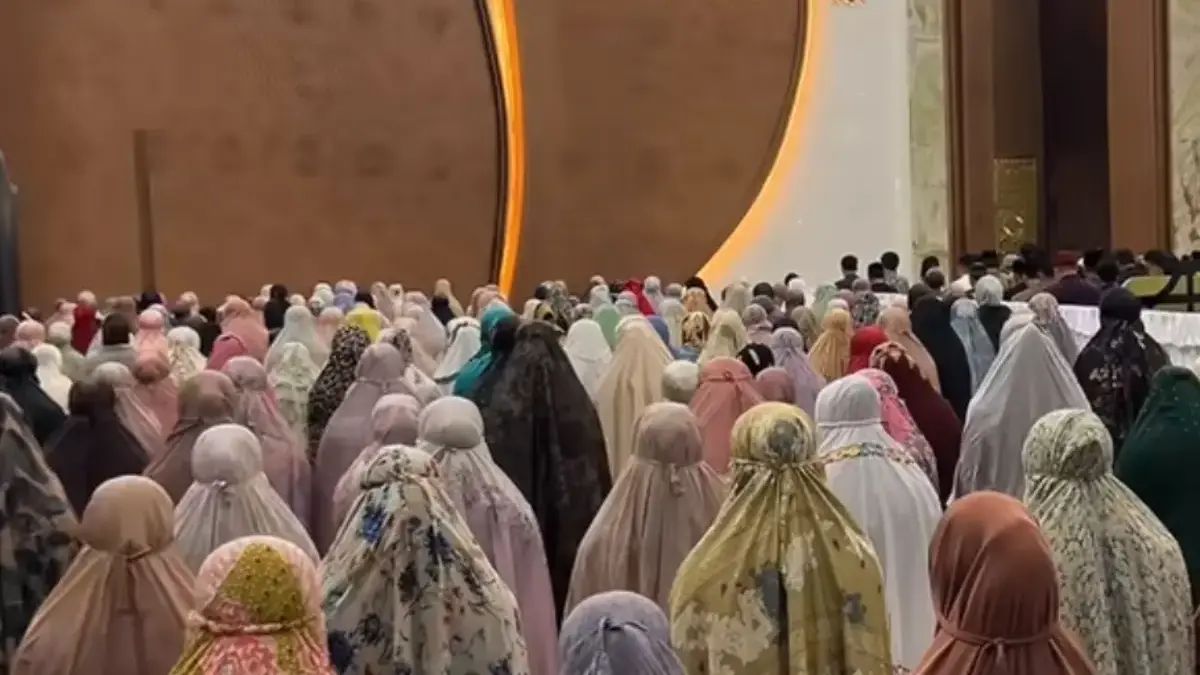 Jamaah Padati Masjid Negara IKN, Tarawih Perdana Berlangsung Khusyuk. Jamaah Padati Masjid Negara IKN, Tarawih Perdana Berlangsung Khusyuk.