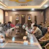 Perkuat Kualitas Regulasi, Kemenkum Jabar Gandeng Puluhan Instansi Daerah dalam Rakor Strategis.