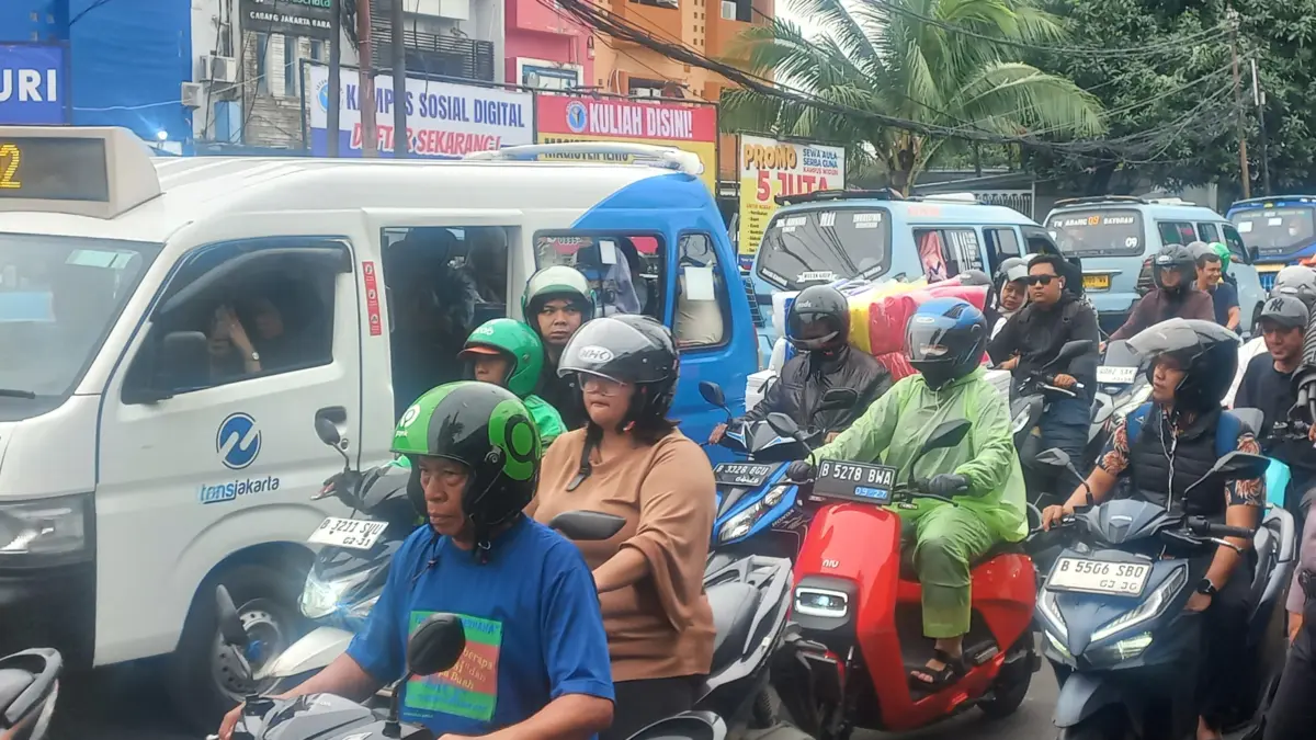 Kawasan Palmerah Macet Parah Akibat Prabowo Resmikan SPPG, Pengendara Diminta Gunakan Jalur Alternatif